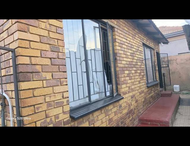 2 BEDROOM HOUSE FOR SALE IN TEMBISA